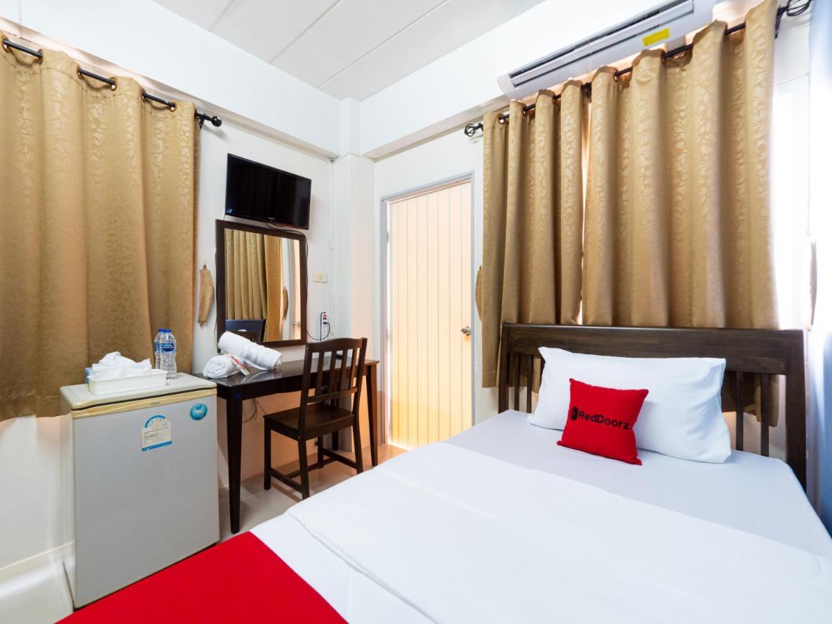 Si Fah At Bangsaen Hotel Ban Rong Khoei エクステリア 写真