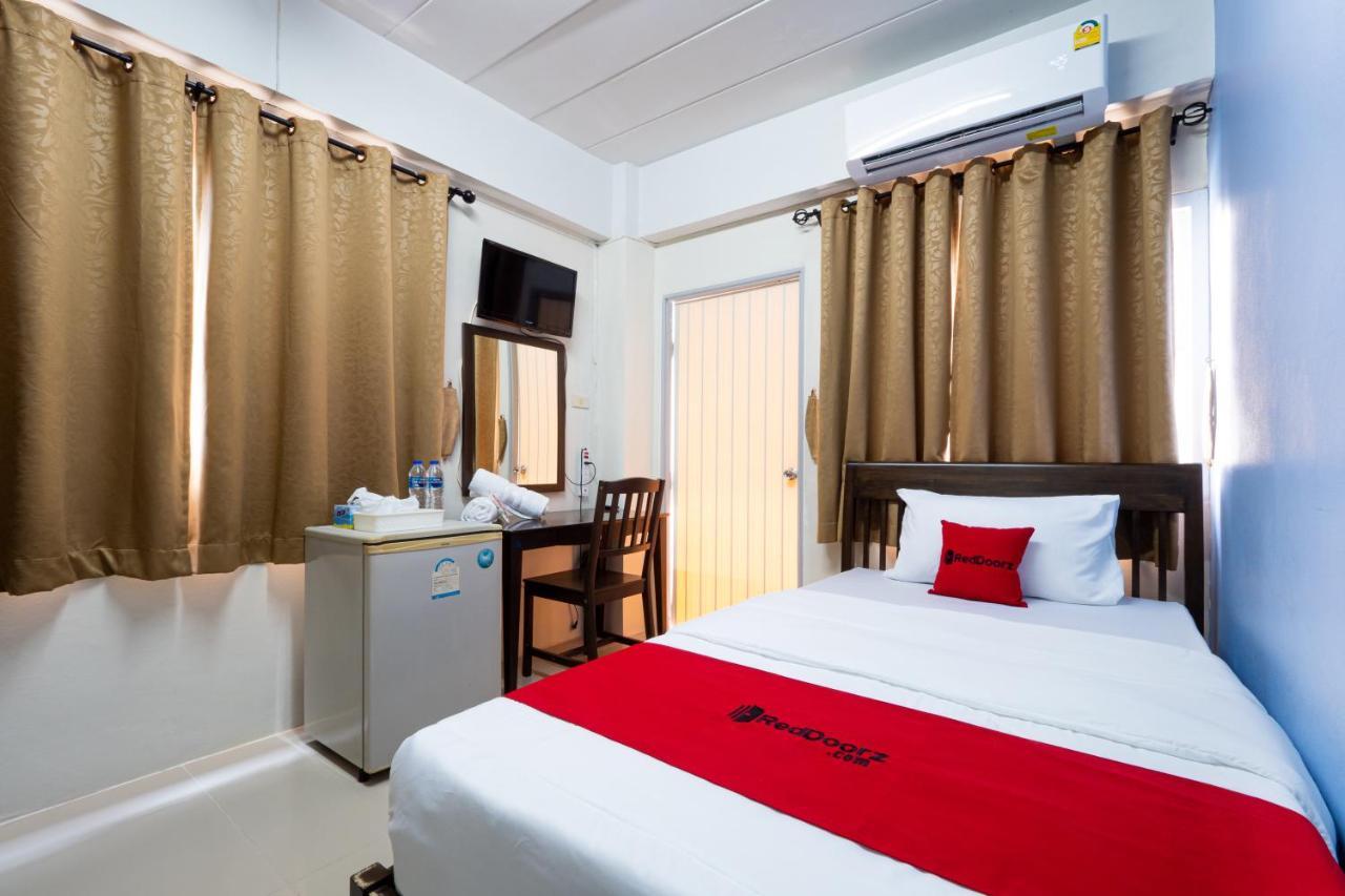 Si Fah At Bangsaen Hotel Ban Rong Khoei エクステリア 写真