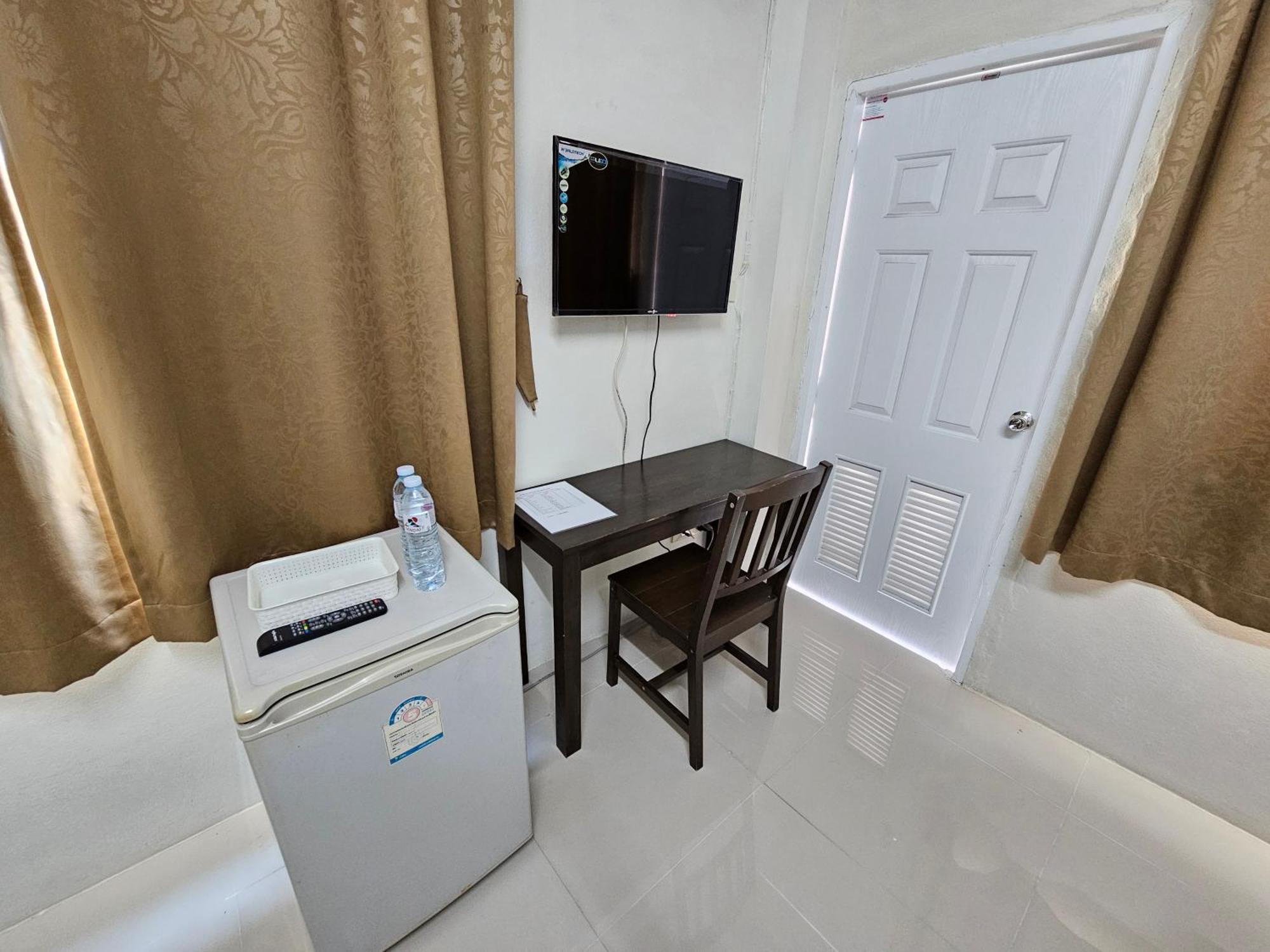 Si Fah At Bangsaen Hotel Ban Rong Khoei エクステリア 写真
