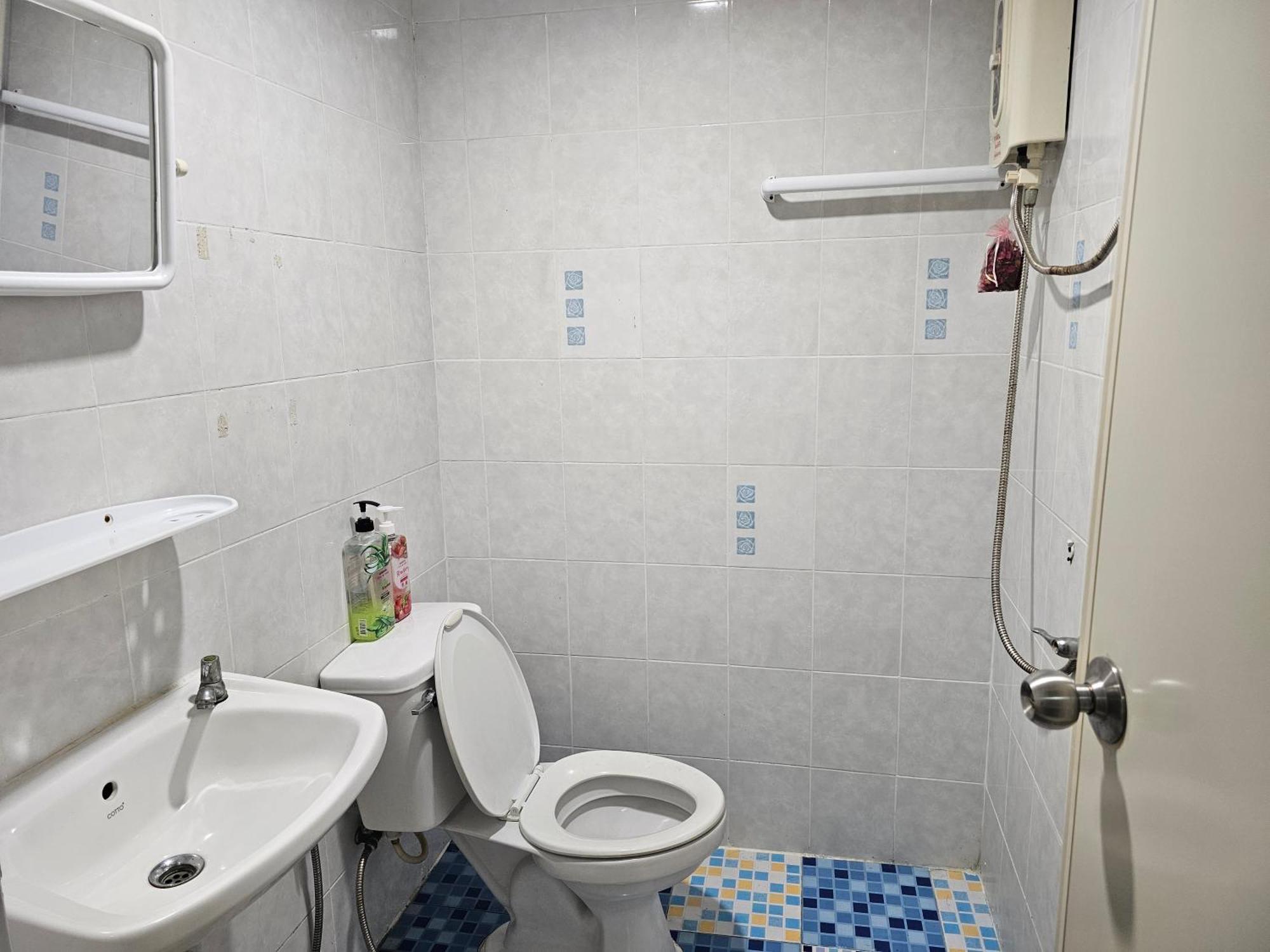 Si Fah At Bangsaen Hotel Ban Rong Khoei エクステリア 写真