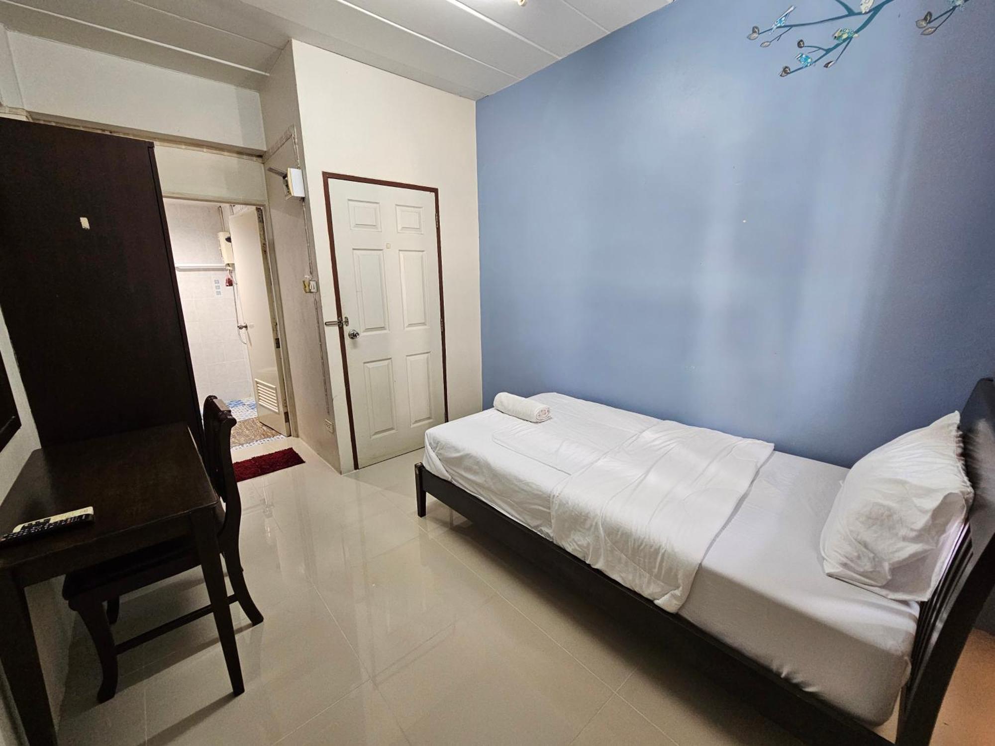Si Fah At Bangsaen Hotel Ban Rong Khoei エクステリア 写真