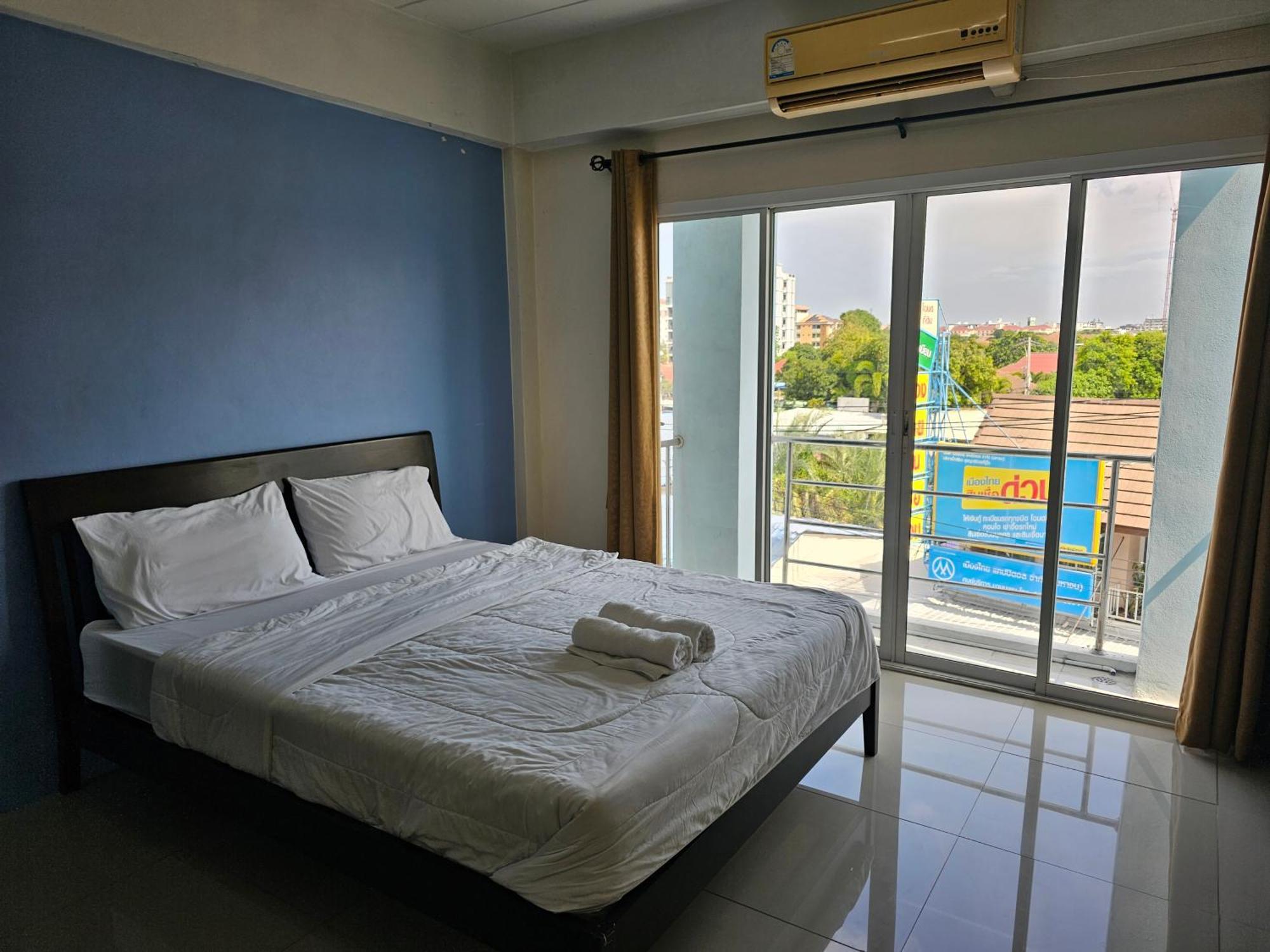 Si Fah At Bangsaen Hotel Ban Rong Khoei エクステリア 写真