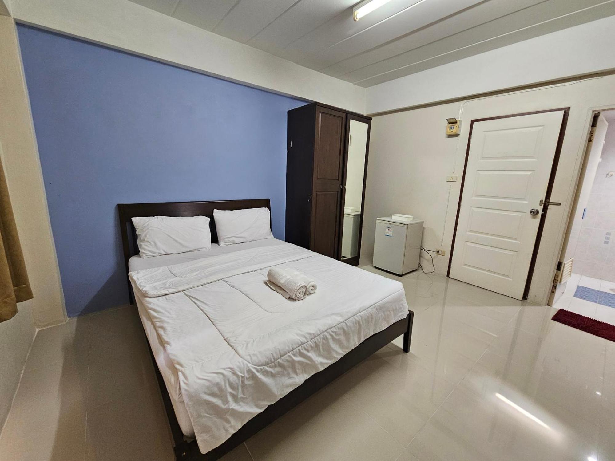 Si Fah At Bangsaen Hotel Ban Rong Khoei エクステリア 写真