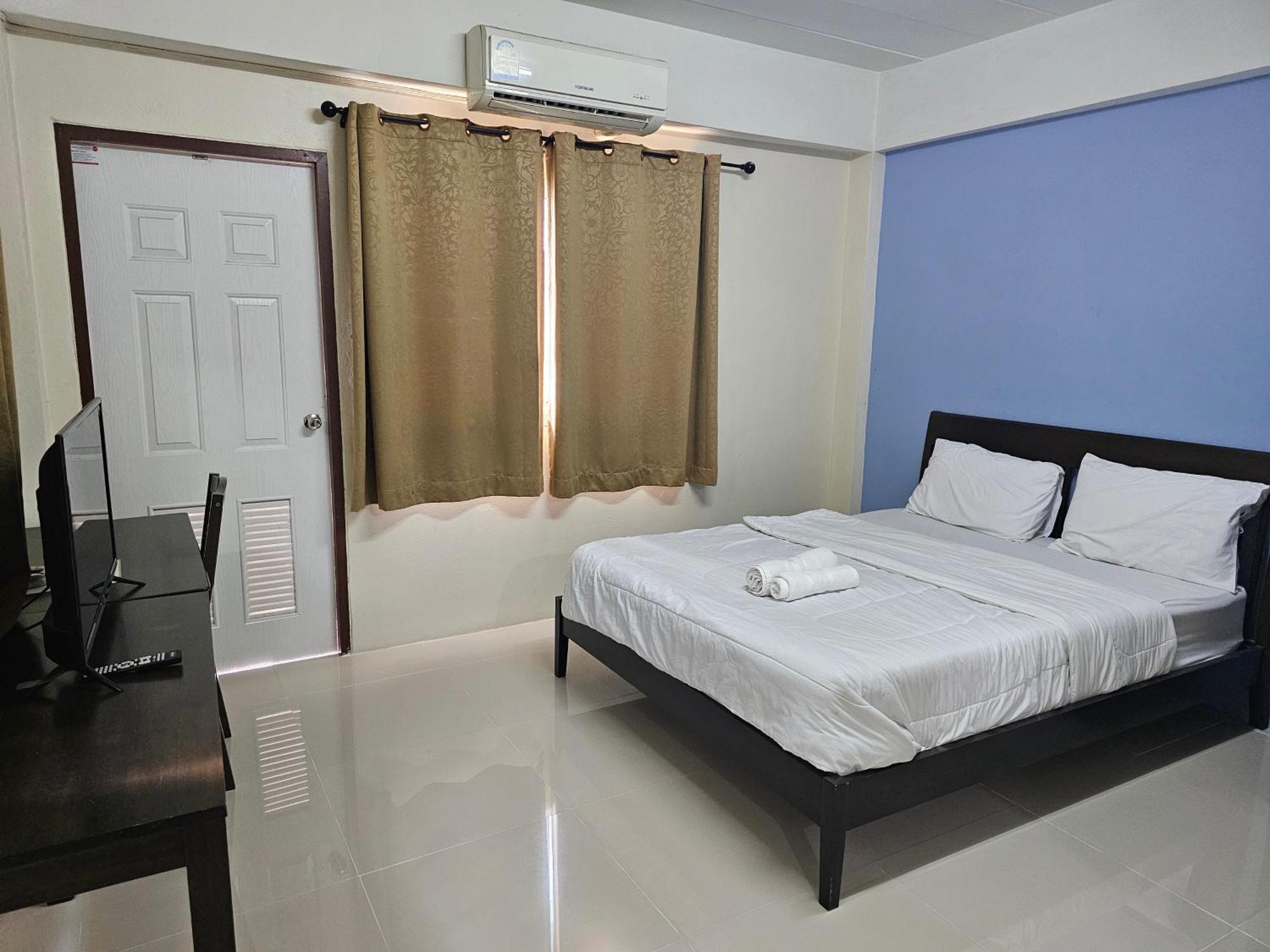 Si Fah At Bangsaen Hotel Ban Rong Khoei エクステリア 写真
