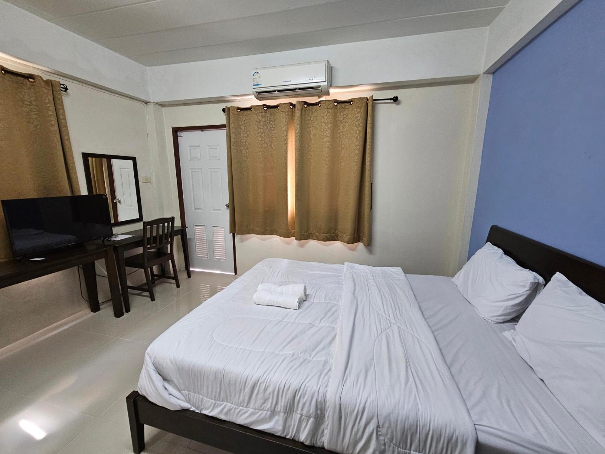 Si Fah At Bangsaen Hotel Ban Rong Khoei エクステリア 写真