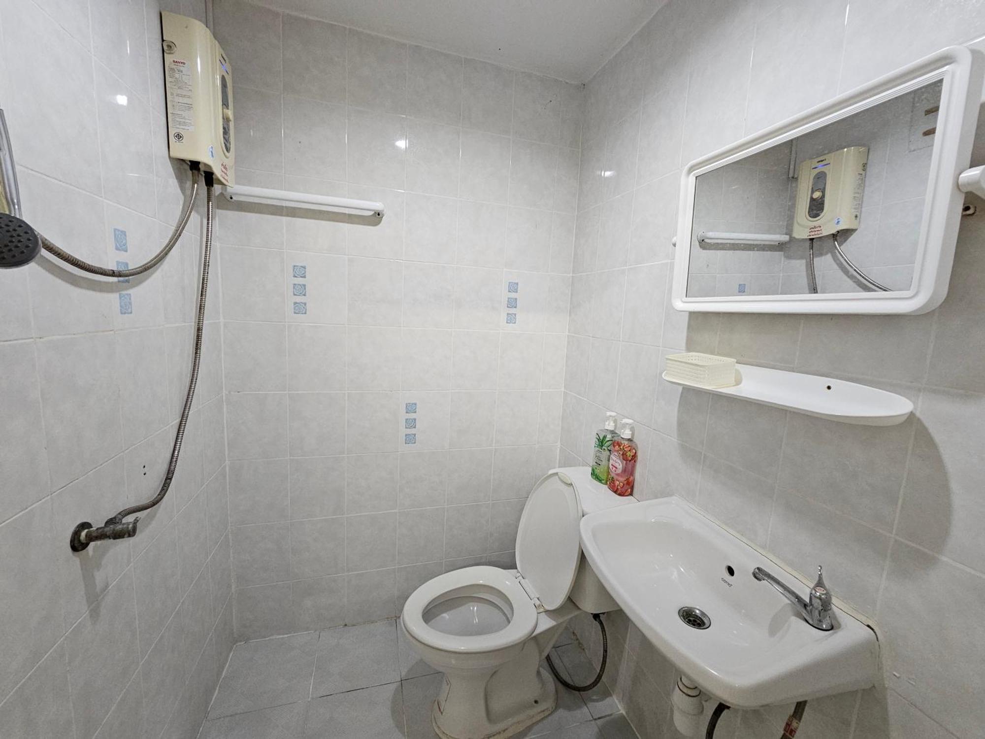 Si Fah At Bangsaen Hotel Ban Rong Khoei エクステリア 写真